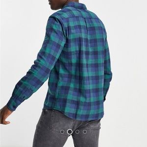 Wrangler plaid button up shirt